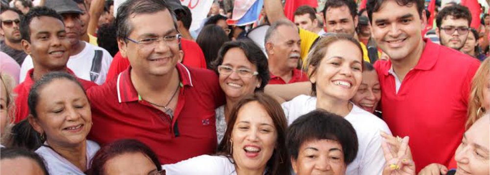 Para acabar com a procissão para o Piauí em busca de atendimento de saúde, o candidato a governador do Maranhão Flávio Dino (PC do B) reafirmou o compromisso de melhorar o sistema público de saúde de São João dos Patos; o comunista assumiu o compromisso de investir na UPA, investimento em políticas sociais com a criação do Mais Bolsa Família e complemento do piso dos agentes comunitários de saúde; "Confiamos na força do povo do Maranhão, que é maior que qualquer poder", disse
(Foto: Leonardo Lucena) Para acabar com a procissão para o Piauí em busca de atendimento de saúde, o candidato a governador do Maranhão Flávio Dino (PC do B) reafirmou o compromisso de melhorar o sistema público de saúde de São João dos Patos; o comunista assumiu o compromisso de investir na UPA, investimento em políticas sociais com a criação do Mais Bolsa Família e complemento do piso dos agentes comunitários de saúde; "Confiamos na força do povo do Maranhão, que é maior que qualquer poder", disse