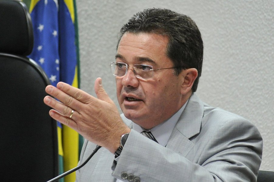 Pedido foi feito pelo presidente da Comissão Parlamentar Mista de Inquérito da Petrobras, senador Vital do Rêgo (PMDB-PB), à Justiça Federal do Paraná; os integrantes da CPMI já haviam aprovado a convocação do ex-diretor da estatal, Paulo Roberto Costa, que deve ser ouvido após a chegada da cópia dos documentos à comissão (Foto: Gisele Federicce) Pedido foi feito pelo presidente da Comissão Parlamentar Mista de Inquérito da Petrobras, senador Vital do Rêgo (PMDB-PB), à Justiça Federal do Paraná; os integrantes da CPMI já haviam aprovado a convocação do ex-diretor da estatal, Paulo Roberto Costa, que deve ser ouvido após a chegada da cópia dos documentos à comissão