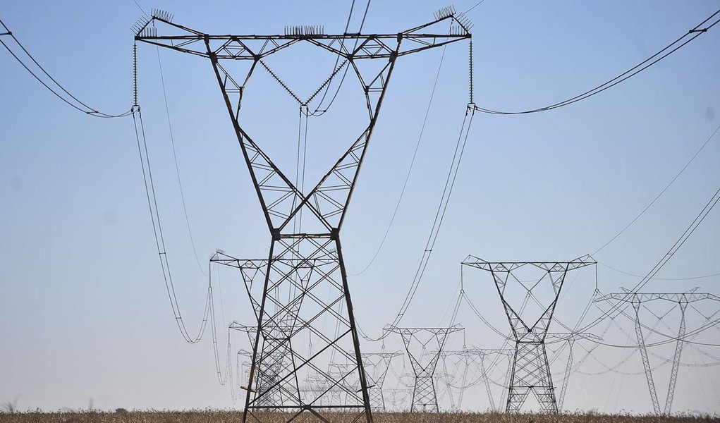 Diretor-financeiro da geradora de energia, Almir Martins, disse ainda que a empresa estima que o preço de energia de curto prazo dado pelo Preço de Liquidação de Diferenças (PLD) irá ficar em 250 reais por megawatt-hora (MWh), em média, no ano (Foto: Gisele Federicce) Diretor-financeiro da geradora de energia, Almir Martins, disse ainda que a empresa estima que o preço de energia de curto prazo dado pelo Preço de Liquidação de Diferenças (PLD) irá ficar em 250 reais por megawatt-hora (MWh), em média, no ano