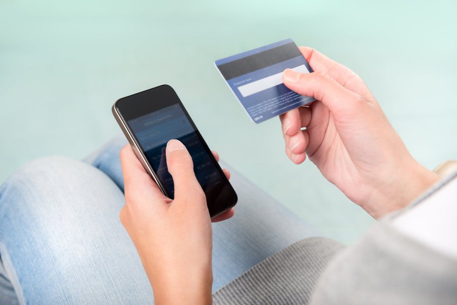 Pagamento mobile pode substituir dinheiro de plástico; consumidor conta com algumas opções de pagamentos sem a necessidade do cartão físico, além do NFC, como mobile money e mobile wallets (Foto: Camila Nunes) Pagamento mobile pode substituir dinheiro de plástico; consumidor conta com algumas opções de pagamentos sem a necessidade do cartão físico, além do NFC, como mobile money e mobile wallets