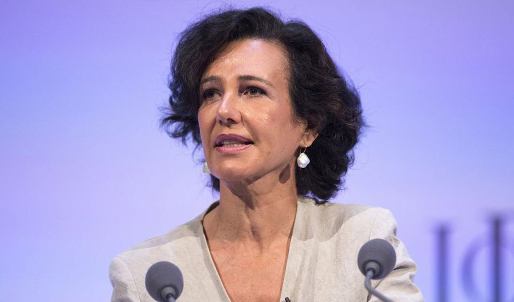 De acordo com o banco espanhol, a filha do ex-presidente da instituição, Emilio Botín, é a melhor escolha para liderar a companhia; decisão de torná-la presidente foi aprovada por unanimidade pelo Conselho (Foto: Gisele Federicce) De acordo com o banco espanhol, a filha do ex-presidente da instituição, Emilio Botín, é a melhor escolha para liderar a companhia; decisão de torná-la presidente foi aprovada por unanimidade pelo Conselho