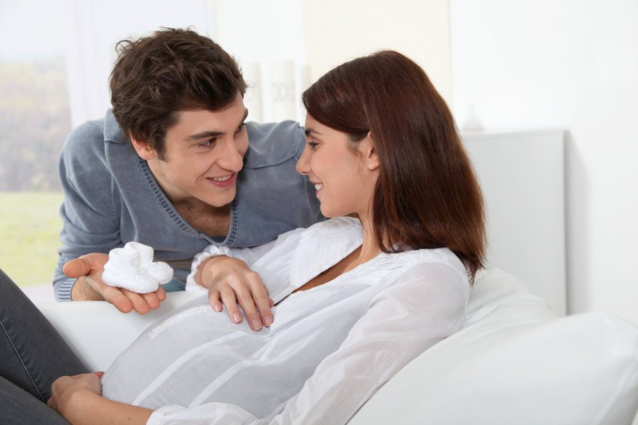 Antes disso, é preciso realizar um bom planejamento financeiro; o casal terá que dispor entre 20% e 30% do orçamento familiar para as necessidades do bebê (Foto: Camila Nunes) Antes disso, é preciso realizar um bom planejamento financeiro; o casal terá que dispor entre 20% e 30% do orçamento familiar para as necessidades do bebê