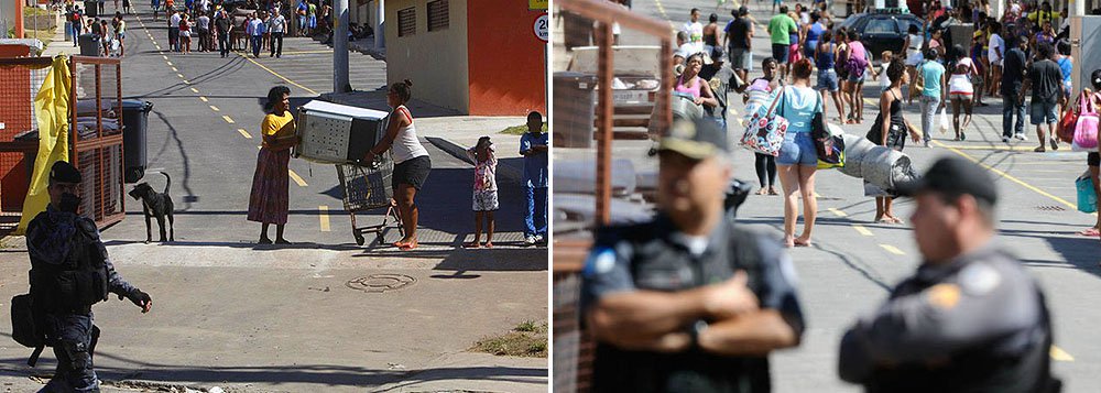 A Prefeitura do Rio informou que não existem planos de auxílio aos que foram retirados pacificamente do conjunto habitacional o "Minha Casa, Minha Vida", em Guadalupe, zona norte do Rio; segundo o Executivo municipal, durante a remoção, 15 agentes sociais estavam no local para informar os ocupantes sobre como poderiam conseguir adesão aos planos sociais oferecidos pelo governo; contudo, durante a remoção, um grupo procurou a imprensa para reclamar da falta de auxílio por parte da prefeitura e da ausência de agentes sociais (Foto: Leonardo Lucena) A Prefeitura do Rio informou que não existem planos de auxílio aos que foram retirados pacificamente do conjunto habitacional o "Minha Casa, Minha Vida", em Guadalupe, zona norte do Rio; segundo o Executivo municipal, durante a remoção, 15 agentes sociais estavam no local para informar os ocupantes sobre como poderiam conseguir adesão aos planos sociais oferecidos pelo governo; contudo, durante a remoção, um grupo procurou a imprensa para reclamar da falta de auxílio por parte da prefeitura e da ausência de agentes sociais