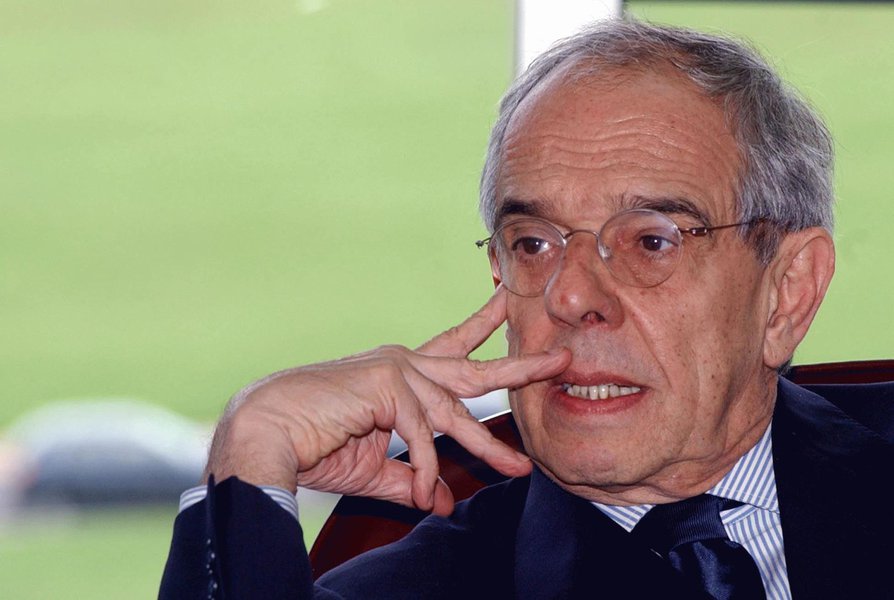 As principais construtoras do País são os novos alvos da Operação Lava-Jato, da Polícia Federal, agora que Paulo Roberto Costa as identificou como fomentadoras de um grande esquema de corrupção, em sua delação premiada; a lista inclui pesos-pesados como Camargo Corrêa, Queiroz Galvão, OAS e Odebrecht; recentemente, as empreiteiras formaram um pool e contrataram o ex-ministro Marcio Thomaz Bastos para tentar evitar a delação de Costa; não deu certo; no fim de semana, donos e executivos das construtoras viajaram para não ser presos (Foto: Leonardo Attuch) As principais construtoras do País são os novos alvos da Operação Lava-Jato, da Polícia Federal, agora que Paulo Roberto Costa as identificou como fomentadoras de um grande esquema de corrupção, em sua delação premiada; a lista inclui pesos-pesados como Camargo Corrêa, Queiroz Galvão, OAS e Odebrecht; recentemente, as empreiteiras formaram um pool e contrataram o ex-ministro Marcio Thomaz Bastos para tentar evitar a delação de Costa; não deu certo; no fim de semana, donos e executivos das construtoras viajaram para não ser presos