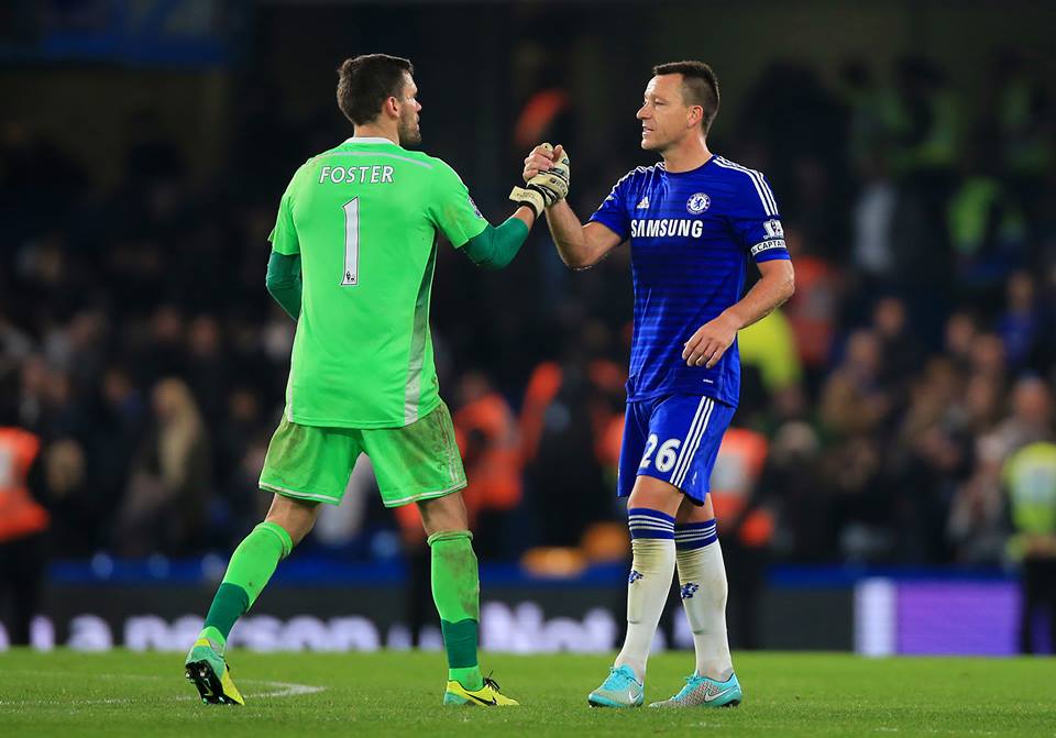 Os gols de Diego Costa, que marcou 11 vezes em dez jogos na competição, e Eden Hazard, deixaram o Chelsea no controle da partida antes mesmo de o defensor do West Brom Claudio Yacob receber o cartão vermelho, aos 28 minutos de jogo, por uma falta perigosa em Costa. (Foto: Luis Mauro Queiroz) Os gols de Diego Costa, que marcou 11 vezes em dez jogos na competição, e Eden Hazard, deixaram o Chelsea no controle da partida antes mesmo de o defensor do West Brom Claudio Yacob receber o cartão vermelho, aos 28 minutos de jogo, por uma falta perigosa em Costa.