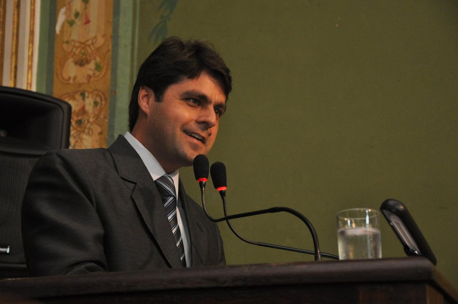 O presidente da Câmara Municipal, vereador Paulo Câmara (PSDB), representará o Poder Legislativo na série de fóruns setoriais e temáticos promovidos pela prefeitura no Plano Salvador 500; evento será realizado no próximo dia 10, no Centro Cultural da Casa, das 14h às 19h, e o chefe do Legislativo coordenará a mesa que discutirá os 'Instrumentos Urbanísticos: alcances, limitações e possibilidades para Salvador' (Foto: Romulo Faro) O presidente da Câmara Municipal, vereador Paulo Câmara (PSDB), representará o Poder Legislativo na série de fóruns setoriais e temáticos promovidos pela prefeitura no Plano Salvador 500; evento será realizado no próximo dia 10, no Centro Cultural da Casa, das 14h às 19h, e o chefe do Legislativo coordenará a mesa que discutirá os 'Instrumentos Urbanísticos: alcances, limitações e possibilidades para Salvador'