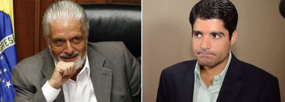 Em comício (com presença do ex-presidente Lula) do candidato do PT ao governo do Estado, Rui Costa, o governador Jaques Wagner disse que o prefeito de Salvador, ACM Neto (DEM), "gosta de pongar" nas obras de sua gestão; "O prefeito agora bota a placa, só não diz o que está fazendo. Para pongar nas obras que nós estamos fazendo. Você vê muita placa, só não diz quanto custa a obra, nem que obra ele está fazendo" (Foto: Romulo Faro) Em comício (com presença do ex-presidente Lula) do candidato do PT ao governo do Estado, Rui Costa, o governador Jaques Wagner disse que o prefeito de Salvador, ACM Neto (DEM), "gosta de pongar" nas obras de sua gestão; "O prefeito agora bota a placa, só não diz o que está fazendo. Para pongar nas obras que nós estamos fazendo. Você vê muita placa, só não diz quanto custa a obra, nem que obra ele está fazendo"