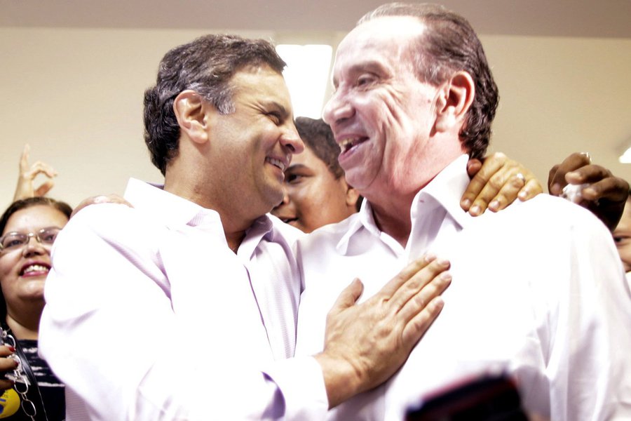 Candidato a vice-presidente na chapa de Aécio Neves, senador Aloysio Nunes (PSDB-SP) diz que candidata do PSB "improvisou uma personalidade palatável para esconder a imagem de sectarismo que sempre a caracterizou"; tucano aponta contradições de Marina Silva e comemora, sobre seu programa de governo trazer semelhanças com o do PSDB: "Acho ótimo. É sinal de que ela pode nos apoiar no segundo turno" (Foto: Gisele Federicce) Candidato a vice-presidente na chapa de Aécio Neves, senador Aloysio Nunes (PSDB-SP) diz que candidata do PSB "improvisou uma personalidade palatável para esconder a imagem de sectarismo que sempre a caracterizou"; tucano aponta contradições de Marina Silva e comemora, sobre seu programa de governo trazer semelhanças com o do PSDB: "Acho ótimo. É sinal de que ela pode nos apoiar no segundo turno"