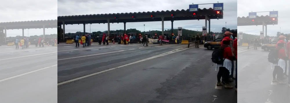 Cinco estradas foram obstruídas em diferentes regiões de Minas Gerais; os manifestantes, do Movimento Sem Terra (MST) pedem a presença da imprensa e do Incra no local; na BR-381 já são cinco quilômetros de congestionamento nas duas mãos da estrada, de acordo com a concessionária da via (Foto: Luis Mauro Queiroz) Cinco estradas foram obstruídas em diferentes regiões de Minas Gerais; os manifestantes, do Movimento Sem Terra (MST) pedem a presença da imprensa e do Incra no local; na BR-381 já são cinco quilômetros de congestionamento nas duas mãos da estrada, de acordo com a concessionária da via