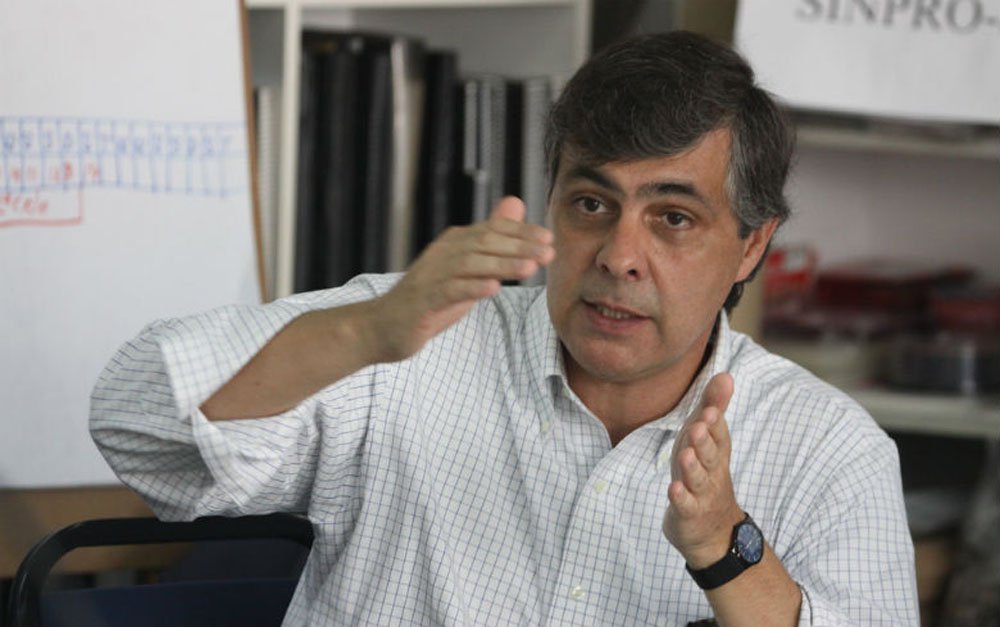 Segundo André Vianna, coronel reservista da Polícia Militar, a corporação precisa de um sistema permanente de capacitação, e o uso de armas é legítimo desde que siga as regras de legalidade, necessidade e proporcionalidade (Foto: Gisele Federicce) Segundo André Vianna, coronel reservista da Polícia Militar, a corporação precisa de um sistema permanente de capacitação, e o uso de armas é legítimo desde que siga as regras de legalidade, necessidade e proporcionalidade