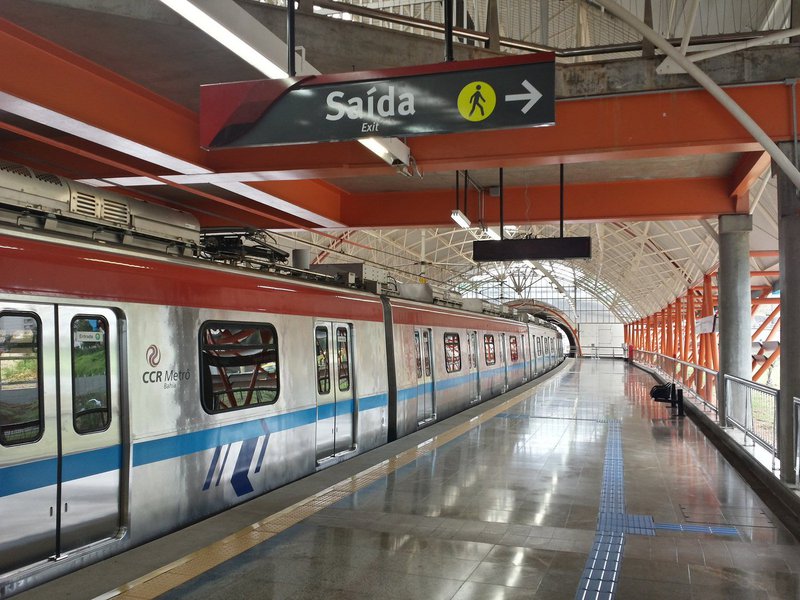 O metrô de Salvador começa a funcionar uma hora mais cedo a partir de hoje; de segunda a sexta-feira, os trens funcionam das 8h às 16h e, aos sábados, das 8h às 13h, e não mais a partir das 9h; novo horário vale entre 1º e 14 de setembro, ainda em fase experimental, sem custos à população; a partir do dia 15, contudo, começa a operação comercial, com funcionamento todos os dias, das 5h à meia-noite, com tarifa prevista de R$ 3,10 (Foto: Romulo Faro) O metrô de Salvador começa a funcionar uma hora mais cedo a partir de hoje; de segunda a sexta-feira, os trens funcionam das 8h às 16h e, aos sábados, das 8h às 13h, e não mais a partir das 9h; novo horário vale entre 1º e 14 de setembro, ainda em fase experimental, sem custos à população; a partir do dia 15, contudo, começa a operação comercial, com funcionamento todos os dias, das 5h à meia-noite, com tarifa prevista de R$ 3,10