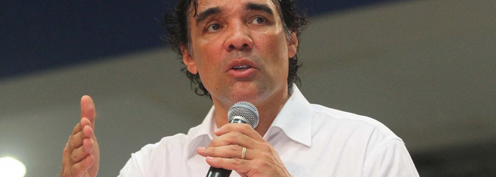 O Tribunal Regional Eleitoral do Maranhão (TRE-MA) confirmou a decisão do Juiz Eleitoral Ricardo Macieira que condenou o candidato Edison Lobão Filho e a TV Difusora a pagar multa no valor de R$ 203.563,46, por propaganda eleitoral antecipada; a condenação é fruto de representação da Procuradoria Regional Eleitoral no Maranhão (PRE/MA) em razão do candidato ao governo do estado ter veiculado na TV Difusora mensagens alusivas ao Dia do Trabalho e ao Dia das Mães (Foto: Leonardo Lucena) O Tribunal Regional Eleitoral do Maranhão (TRE-MA) confirmou a decisão do Juiz Eleitoral Ricardo Macieira que condenou o candidato Edison Lobão Filho e a TV Difusora a pagar multa no valor de R$ 203.563,46, por propaganda eleitoral antecipada; a condenação é fruto de representação da Procuradoria Regional Eleitoral no Maranhão (PRE/MA) em razão do candidato ao governo do estado ter veiculado na TV Difusora mensagens alusivas ao Dia do Trabalho e ao Dia das Mães