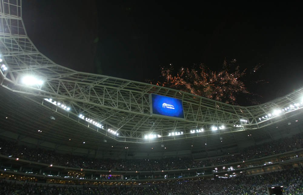 Fogos para cerelebrar a inauguração do Allianz Parque em jogo entre as equipes da SE Palmeiras e Sport CR durante partida válida pela trigésima quinta rodada do Campeonato Brasileiro Série A na Arena Allianz Parque. São Paulo/SP, Brasil - 19/11/2014. Foto (Foto: Luis Mauro Queiroz) Fogos para cerelebrar a inauguração do Allianz Parque em jogo entre as equipes da SE Palmeiras e Sport CR durante partida válida pela trigésima quinta rodada do Campeonato Brasileiro Série A na Arena Allianz Parque. São Paulo/SP, Brasil - 19/11/2014. Foto