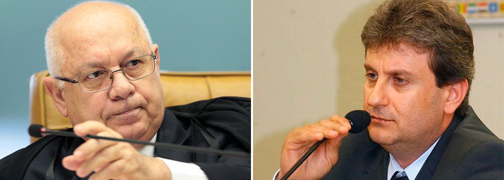 No acordo de homologação da delação de Alberto Youssef, ministro do Supremo Tribunal Federal, Teori Zavascki escreveu que, ‘dos documentos juntados com o pedido é possível constatar que, efetivamente, há elementos indicativos, a partir dos termos do depoimento de possível envolvimento de várias autoridades detentoras de prerrogativa de foro perante tribunais superiores, inclusive de parlamentares federais’ (Foto: Roberta Namour) No acordo de homologação da delação de Alberto Youssef, ministro do Supremo Tribunal Federal, Teori Zavascki escreveu que, ‘dos documentos juntados com o pedido é possível constatar que, efetivamente, há elementos indicativos, a partir dos termos do depoimento de possível envolvimento de várias autoridades detentoras de prerrogativa de foro perante tribunais superiores, inclusive de parlamentares federais’
