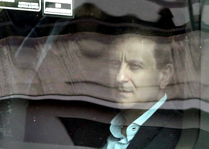 A mídia oposicionista conseguiu fazer do doleiro Alberto Youssef, criminoso confesso, o homem mais poderoso do país. E resumiram o Brasil à Operação Lava-Jato (Foto: Ribamar Fonseca) A mídia oposicionista conseguiu fazer do doleiro Alberto Youssef, criminoso confesso, o homem mais poderoso do país. E resumiram o Brasil à Operação Lava-Jato