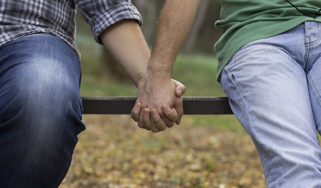 Registros de agressão relacionados à homofobia cresceram de 1.159, em 2011, para 6,5 mil até outubro deste ano, segundo dados da Secretaria Nacional de Direitos Humanos; 26% dos episódios são registrados em grandes cidades; Brasil é líder em número de assassinatos de travestis e transexuais (Foto: Gisele Federicce) Registros de agressão relacionados à homofobia cresceram de 1.159, em 2011, para 6,5 mil até outubro deste ano, segundo dados da Secretaria Nacional de Direitos Humanos; 26% dos episódios são registrados em grandes cidades; Brasil é líder em número de assassinatos de travestis e transexuais