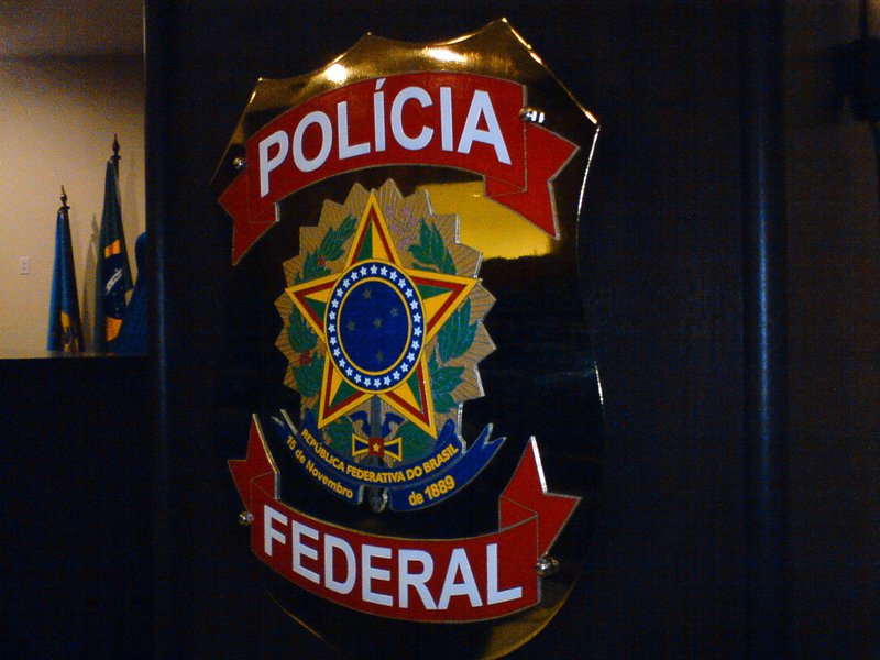 Funcionários públicos da Polícia Federal atuaram como ratos criminosos a serviço das sombras dos porões e da mídia irresponsável e golpista (Foto: Dom Orvandil) Funcionários públicos da Polícia Federal atuaram como ratos criminosos a serviço das sombras dos porões e da mídia irresponsável e golpista