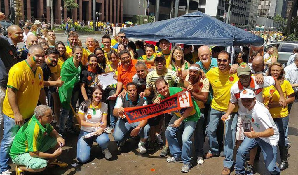 Partido assegurou de Paulinho da Força afirma que a expectativa é que até o final de maio o total de assinaturas chegue a 1 milhão; alegação para o pedido de impeachment é a de que a presidente Dilma teria cometido "crime de responsabilidade por improbidade administrativa" (Foto: Paulo Emílio) Partido assegurou de Paulinho da Força afirma que a expectativa é que até o final de maio o total de assinaturas chegue a 1 milhão; alegação para o pedido de impeachment é a de que a presidente Dilma teria cometido "crime de responsabilidade por improbidade administrativa"