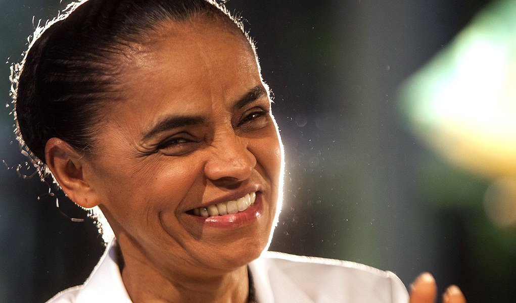 Ex-presidenciável, Marina Silva afirmou em palestra a estudantes da Universidade Harvard, nos EUA, que “as pessoas devem ter maturidade com suas escolhas”; em referência indireta ao movimento golpista contra a presidente Dilma Rousseff, ela disse que governo “não é como uma camisa que se troca todo dia”; a ex-ministra afirmou que o país vive um “grave problema com a corrupção”; segundo ela, não se trata de ‘um problema de Dilma, Lula, de Fernando Henrique, nem de Collor, nem de Sarney’; “é um problema nosso. E que, enquanto se achar que o problema é deles, vamos continuar tendo esse problema” (Foto: Roberta Namour) Ex-presidenciável, Marina Silva afirmou em palestra a estudantes da Universidade Harvard, nos EUA, que “as pessoas devem ter maturidade com suas escolhas”; em referência indireta ao movimento golpista contra a presidente Dilma Rousseff, ela disse que governo “não é como uma camisa que se troca todo dia”; a ex-ministra afirmou que o país vive um “grave problema com a corrupção”; segundo ela, não se trata de ‘um problema de Dilma, Lula, de Fernando Henrique, nem de Collor, nem de Sarney’; “é um problema nosso. E que, enquanto se achar que o problema é deles, vamos continuar tendo esse problema”