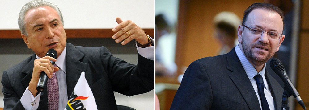 Segundo o novo ministro da Comunicação Social, Edinho Silva, tesoureiro da campanha de Dilma Rousseff, "estamos falando de um partido da coalizão, do vice-presidente da República (Michel Temer) assumir um papel de articulação política o que é absolutamente natural"; mas ressaltou que "quem governa é a presidente" (Foto: Roberta Namour) Segundo o novo ministro da Comunicação Social, Edinho Silva, tesoureiro da campanha de Dilma Rousseff, "estamos falando de um partido da coalizão, do vice-presidente da República (Michel Temer) assumir um papel de articulação política o que é absolutamente natural"; mas ressaltou que "quem governa é a presidente"