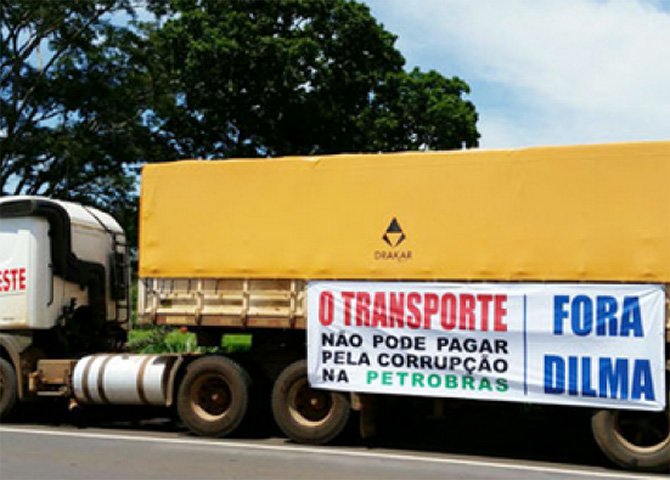 Como reagir ao provável cenário de caos desta segunda-feira, em que um setor do movimento dos caminhoneiros promete invadir Brasília pelo "Fora Dilma"? (Foto: José Augusto Valente) Como reagir ao provável cenário de caos desta segunda-feira, em que um setor do movimento dos caminhoneiros promete invadir Brasília pelo "Fora Dilma"?