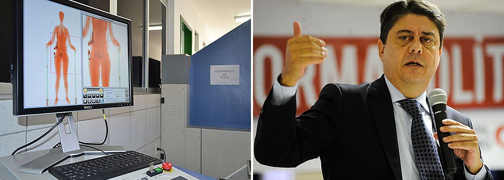 O projeto segue para a sanção do governador Luiz Fernando Pezão, que tem 15 dias úteis para sancionar ou vetar a proposta; para o presidente da Comissão Nacional de Direitos Humanos do Conselho Federal da OAB, Wadih Damous, trata-se de um passo importantíssimo, que pode dar início a uma reforma do medieval e bárbaro sistema penitenciário brasileiro; a revista realizada através de equipamentos eletrônicos é mais eficaz e não põe em risco a segurança da unidade; os detentos continuarão sendo revistados antes e depois dos encontros com seus familiares e amigos
(Foto: Leonardo Lucena) O projeto segue para a sanção do governador Luiz Fernando Pezão, que tem 15 dias úteis para sancionar ou vetar a proposta; para o presidente da Comissão Nacional de Direitos Humanos do Conselho Federal da OAB, Wadih Damous, trata-se de um passo importantíssimo, que pode dar início a uma reforma do medieval e bárbaro sistema penitenciário brasileiro; a revista realizada através de equipamentos eletrônicos é mais eficaz e não põe em risco a segurança da unidade; os detentos continuarão sendo revistados antes e depois dos encontros com seus familiares e amigos