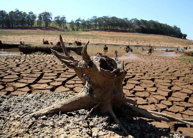 A realidade de alguns Estados da federação posiciona na pauta do dia o assunto água e as ações que se desenvolvem entre entidades públicas, e mesmo na seara particular, para se encontrar um denominador comum. A primeira questão tem reflexo na Constituição (Foto: Carlos Henrique Abrão) A realidade de alguns Estados da federação posiciona na pauta do dia o assunto água e as ações que se desenvolvem entre entidades públicas, e mesmo na seara particular, para se encontrar um denominador comum. A primeira questão tem reflexo na Constituição