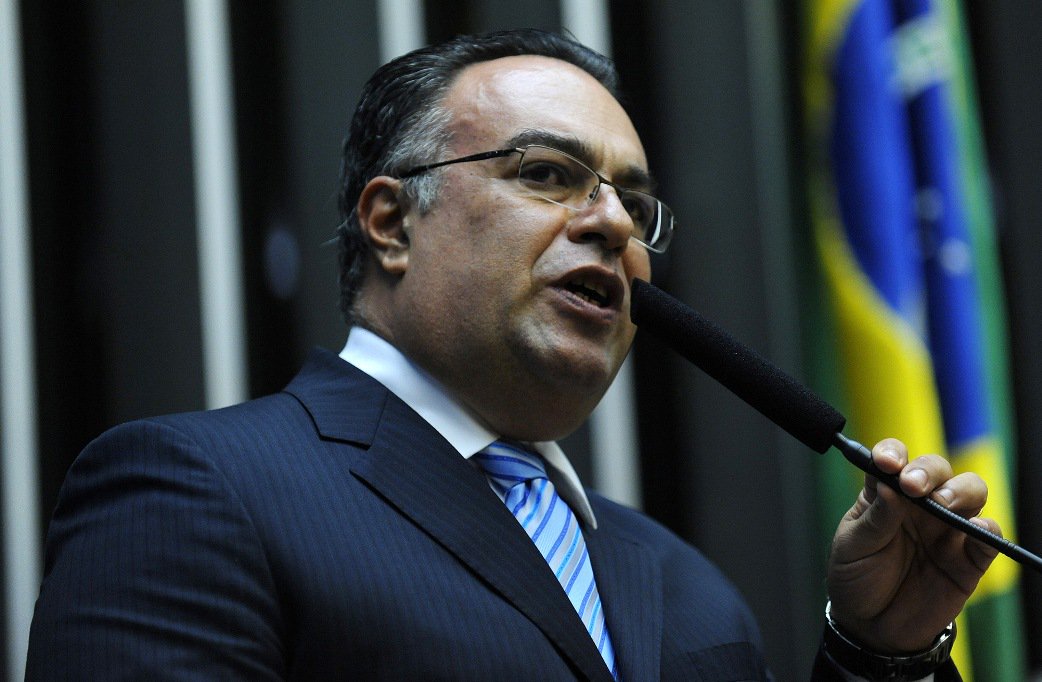 Por falta de quórum mínimo de 34 parlamentares, a Comissão de Constituição e Justiça (CCJ) da Câmara não conseguiu votar o recurso apresentado pela defesa do deputado André Vargas (sem partido-PR) para tentar reverter a decisão do Conselho de Ética que, em agosto, aprovou, por unanimidade, o pedido de cassação de Vargas; sem avanço, o parecer sobre o recurso deve ser votado na próxima quarta-feira (15); até lá, a pauta da CCJ fica trancada (Foto: Leonardo Lucena) Por falta de quórum mínimo de 34 parlamentares, a Comissão de Constituição e Justiça (CCJ) da Câmara não conseguiu votar o recurso apresentado pela defesa do deputado André Vargas (sem partido-PR) para tentar reverter a decisão do Conselho de Ética que, em agosto, aprovou, por unanimidade, o pedido de cassação de Vargas; sem avanço, o parecer sobre o recurso deve ser votado na próxima quarta-feira (15); até lá, a pauta da CCJ fica trancada