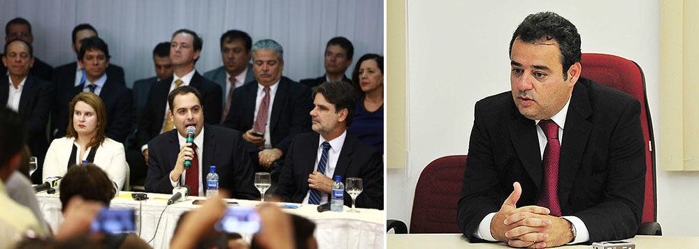 Futuro secretário do Planejamento de Pernambuco, Danilo Cabral (PSB) afirmou que o corte das chamadas "despesas ruins" será fundamental para cumprir metas de investimentos por parte do governo; segundo ele, apesar de estar mantido o número de secretarias, será feita "uma readequação conceitual" no Executivo; "Isso será fundamental para cumprir a meta de investimentos de R$ 3,8 bilhões e o crescimento de 3% ao ano. Também prevemos um aumento de 6% da nossa receita", informou; governador eleito de Pernambuco, Paulo Câmara (PSB) disse que para economizar R$ 18 milhões por ano, com a redução de 20% da folha de pagamento, cada secretaria terá metas a serem cumpridas até fevereiro (Foto: Leonardo Lucena) Futuro secretário do Planejamento de Pernambuco, Danilo Cabral (PSB) afirmou que o corte das chamadas "despesas ruins" será fundamental para cumprir metas de investimentos por parte do governo; segundo ele, apesar de estar mantido o número de secretarias, será feita "uma readequação conceitual" no Executivo; "Isso será fundamental para cumprir a meta de investimentos de R$ 3,8 bilhões e o crescimento de 3% ao ano. Também prevemos um aumento de 6% da nossa receita", informou; governador eleito de Pernambuco, Paulo Câmara (PSB) disse que para economizar R$ 18 milhões por ano, com a redução de 20% da folha de pagamento, cada secretaria terá metas a serem cumpridas até fevereiro