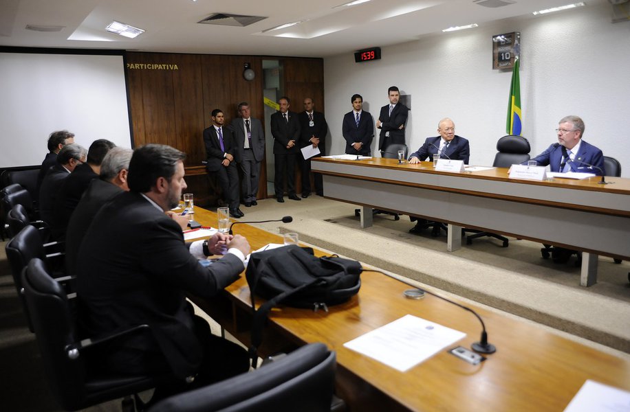 Texto do deputado Marco Maia (PT-RS) não sugere novos indiciamentos; oposição critica ausência de políticos entre os nomes citados e diz que vai apresentar relatório paralelo (Foto: Gisele Federicce) Texto do deputado Marco Maia (PT-RS) não sugere novos indiciamentos; oposição critica ausência de políticos entre os nomes citados e diz que vai apresentar relatório paralelo