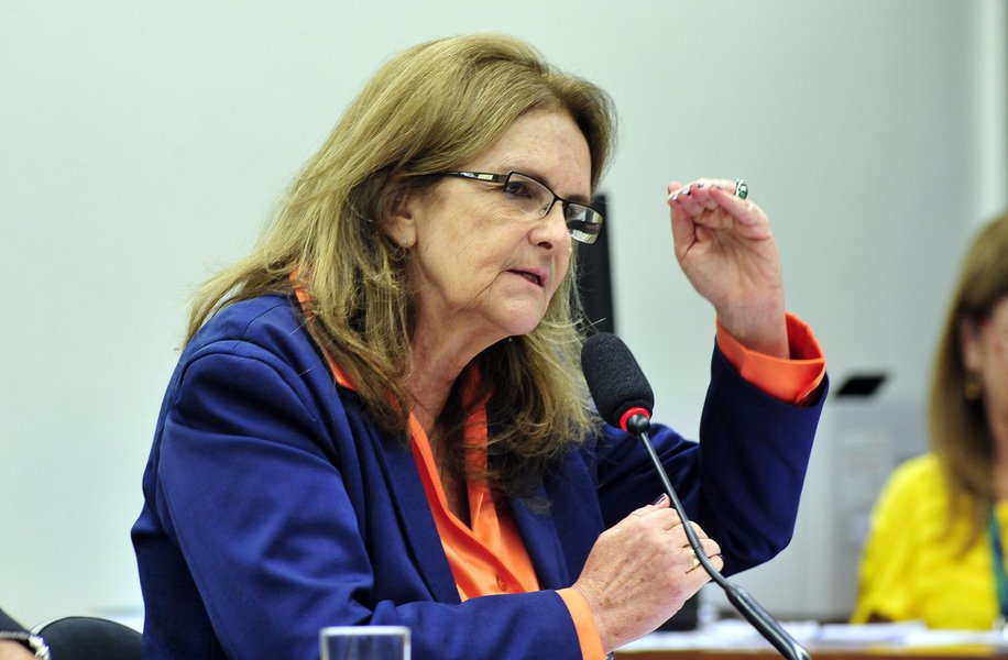 Gestores e parlamentares eleitos através de propinas oficializadas através de doações "legais" não podem posar de líderes impolutos, preocupados, somente, com o interesse público (Foto: Michel Zaidan) Gestores e parlamentares eleitos através de propinas oficializadas através de doações "legais" não podem posar de líderes impolutos, preocupados, somente, com o interesse público