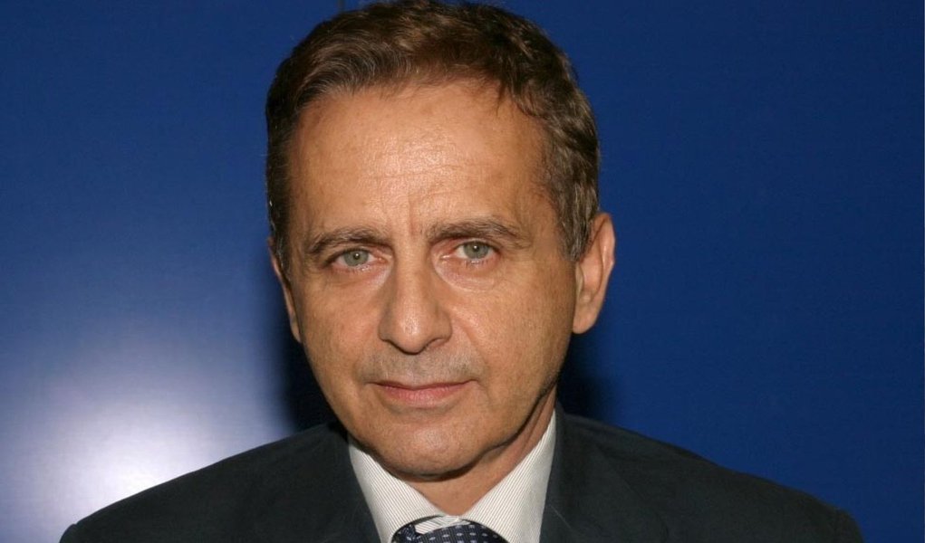 O ex-deputado do PSDB Vittorio Medioli, empresário mineiro dono dos jornais Super Notícia e O Tempo, foi condenado a cinco anos e cinco meses de prisão por crime contra o sistema financeiro; de acordo com o Ministério Público, o então deputado federal teria entregue a quantia a um doleiro brasileiro, que a enviou para uma conta do empresário na Suíça por meio da subconta Monte Vista, mantida pela Beacon Hill na agência do Banestado em Nova York; Medioli foi uma dos investigados da Operação Farol da Colina, da Polícia Federal, que desarticulou esquema que enviou ilegalmente mais de US$ 3 bilhões para o exterior (Foto: Aquiles Lins) www.brasil247.com - O ex-deputado do PSDB Vittorio Medioli, empresário mineiro dono dos jornais Super Notícia e O Tempo, foi condenado a cinco anos e cinco meses de prisão por crime contra o sistema financeiro; de acordo com o Ministério Público, o então deputado federal teria entregue a quantia a um doleiro brasileiro, que a enviou para uma conta do empresário na Suíça por meio da subconta Monte Vista, mantida pela Beacon Hill na agência do Banestado em Nova York; Medioli foi uma dos investigados da Operação Farol da Colina, da Polícia Federal, que desarticulou esquema que enviou ilegalmente mais de US$ 3 bilhões para o exterior