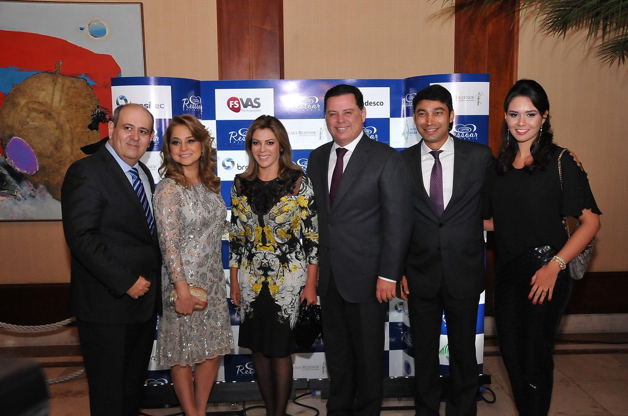 Evento beneficente tem a renda revertida para políticas de educação e saúde de crianças do sertão da Bahia; governador foi ao jantar, promovido no Espaço de Eventos Rosa Rosarum, em São Paulo, acompanhado da primeira-dama Valéria Perillo; recursos arrecadados vão permitir a continuidade e abrangência da educação de qualidade e serviços de saúde oferecidos para mais de 600 crianças de Irecê (BA) (Foto: José Barbacena) Evento beneficente tem a renda revertida para políticas de educação e saúde de crianças do sertão da Bahia; governador foi ao jantar, promovido no Espaço de Eventos Rosa Rosarum, em São Paulo, acompanhado da primeira-dama Valéria Perillo; recursos arrecadados vão permitir a continuidade e abrangência da educação de qualidade e serviços de saúde oferecidos para mais de 600 crianças de Irecê (BA)