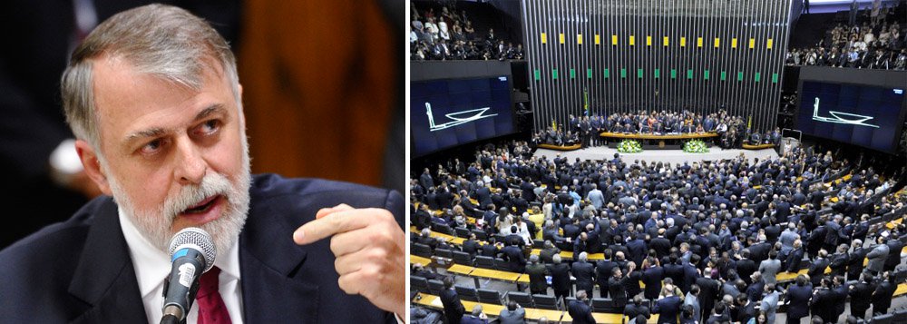 Nos corredores do Congresso Nacional paira veladamente no ar o clima de desconfiança e o temor de uma cassação em massa de deputados e senadores em 2015; principais preocupados seriam os congressistas cujos nomes estão na lista do ex-diretor de Abastecimento da Petrobras, Paulo Roberto Costa, entregue em sua delação, sobre políticos beneficiados com propina na forma de doação legal das empreiteiras investigadas pela Operação Lava Jato; empreiteiras investigadas na Operação Lava Jato realizaram doações oficiais a 243 deputados e senadores, o equivalente a 41% do novo Congresso (Foto: Aquiles Lins) Nos corredores do Congresso Nacional paira veladamente no ar o clima de desconfiança e o temor de uma cassação em massa de deputados e senadores em 2015; principais preocupados seriam os congressistas cujos nomes estão na lista do ex-diretor de Abastecimento da Petrobras, Paulo Roberto Costa, entregue em sua delação, sobre políticos beneficiados com propina na forma de doação legal das empreiteiras investigadas pela Operação Lava Jato; empreiteiras investigadas na Operação Lava Jato realizaram doações oficiais a 243 deputados e senadores, o equivalente a 41% do novo Congresso