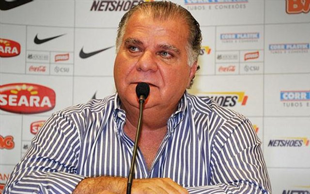 "São 15 dias de atraso na CLT (salários na carteira de trabalho) e na imagem dos jogadores. Não há atraso no pagamento dos outros funcionários dos clubes", declarou Odílio (Foto: Luis Mauro Queiroz) "São 15 dias de atraso na CLT (salários na carteira de trabalho) e na imagem dos jogadores. Não há atraso no pagamento dos outros funcionários dos clubes", declarou Odílio