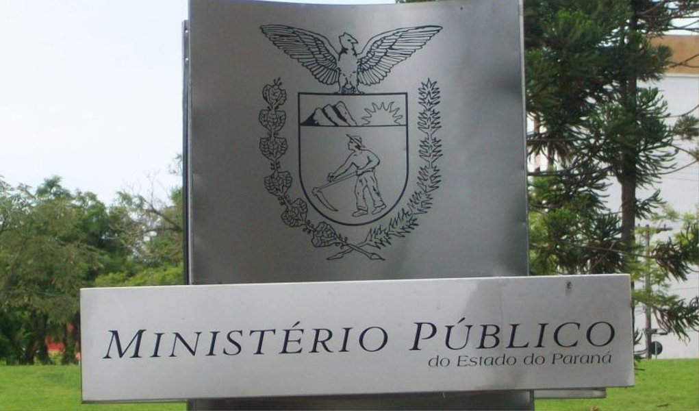 Ministério Público do Paraná (MP-PR) obteve gravações telefônicas que mostram como funcionou o acordo para um suposto esquema de fraude em licitação do Departamento de Transportes (Deto) do governo estadual; as gravações mostram conversas entre o ex-diretor do Deto Ernani Delicato, e Ismar Ieger, considerado pelo MP-PR como "testa de ferro" da Oficina Providence Auto Center, de Cambé, no norte do Paraná; ambos estão entre os sete réus na denúncia apresentada pelo MP-PR e que foi aceita pela Justiça de Londrina, também no norte paranaense (Foto: Leonardo Lucena) Ministério Público do Paraná (MP-PR) obteve gravações telefônicas que mostram como funcionou o acordo para um suposto esquema de fraude em licitação do Departamento de Transportes (Deto) do governo estadual; as gravações mostram conversas entre o ex-diretor do Deto Ernani Delicato, e Ismar Ieger, considerado pelo MP-PR como "testa de ferro" da Oficina Providence Auto Center, de Cambé, no norte do Paraná; ambos estão entre os sete réus na denúncia apresentada pelo MP-PR e que foi aceita pela Justiça de Londrina, também no norte paranaense