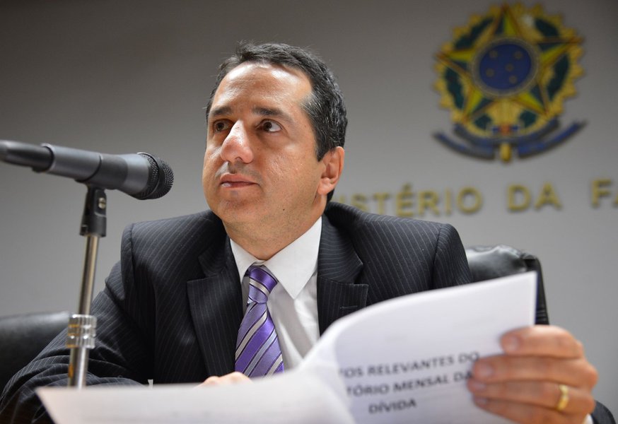 Em novo recorde, prazo médio da Dívida Pública Federal (DPF) subiu em outubro e encerrou o mês em 4,59 anos, o maior nível da história; recorde anterior havia sido registrado em abril, quando o intervalo médio tinha atingido 4,51 anos; número foi divulgado nesta tarde pelo Tesouro Nacional (Foto: Gisele Federicce) Em novo recorde, prazo médio da Dívida Pública Federal (DPF) subiu em outubro e encerrou o mês em 4,59 anos, o maior nível da história; recorde anterior havia sido registrado em abril, quando o intervalo médio tinha atingido 4,51 anos; número foi divulgado nesta tarde pelo Tesouro Nacional