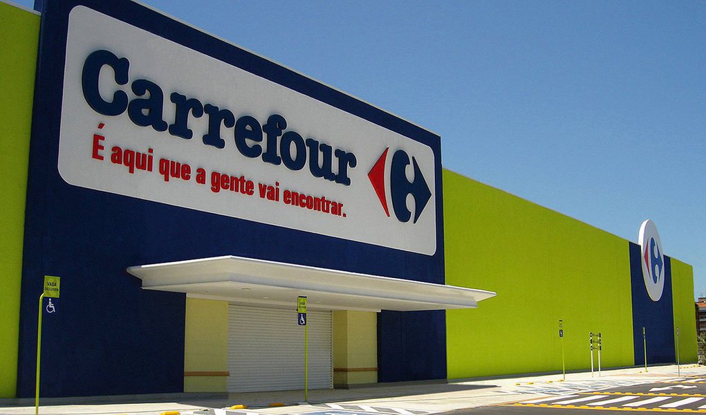 Vice-presidente financeiro do Carrefour, segunda maior varejista do mundo, reiterou que a companhia está pronta para uma oferta pública inicial de ações (IPO) no Brasil; empresa aumentará os investimentos neste ano, para cimentar um renascimento dos seus hipermercados europeus e se expandir no Brasil, mercado emergente chave (Foto: Roberta Namour) Vice-presidente financeiro do Carrefour, segunda maior varejista do mundo, reiterou que a companhia está pronta para uma oferta pública inicial de ações (IPO) no Brasil; empresa aumentará os investimentos neste ano, para cimentar um renascimento dos seus hipermercados europeus e se expandir no Brasil, mercado emergente chave