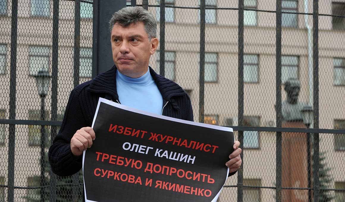 Três suspeitos do assassinato do líder opositor russo Boris Nemtsov provavelmente foram torturados enquanto estavam detidos, disse nesta quarta-feira um membro do conselho de direitos humanos do Kremlin; após visitar três dos cinco suspeitos de etnia chechena na prisão Lefortovo, em Moscou, o ativista de direitos humanos Andrey Babushkin disse que os homens detidos por causa do assassinato de 27 de fevereiro sofriam de múltiplos ferimentos (Foto: Paulo Emílio) Três suspeitos do assassinato do líder opositor russo Boris Nemtsov provavelmente foram torturados enquanto estavam detidos, disse nesta quarta-feira um membro do conselho de direitos humanos do Kremlin; após visitar três dos cinco suspeitos de etnia chechena na prisão Lefortovo, em Moscou, o ativista de direitos humanos Andrey Babushkin disse que os homens detidos por causa do assassinato de 27 de fevereiro sofriam de múltiplos ferimentos