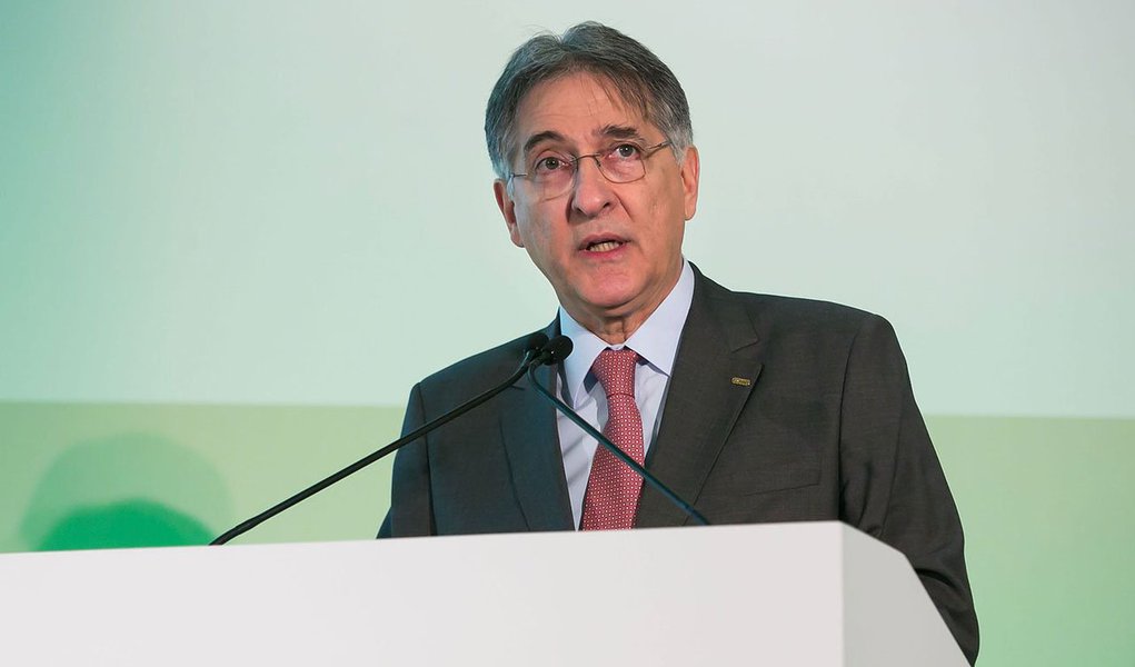 Governador de Minas Gerais, Fernando Pimentel disse, em referência à Cemig, que "se os investimentos previstos tragam os resultados esperados, teremos a maior empresa de transmissão do Brasil"; posicionamento foi dado em reunião com investidores americanos, em Nova York; as ações da estatal mineira são vendidas no mercado americano desde 2001 (Foto: Leonardo Lucena) Governador de Minas Gerais, Fernando Pimentel disse, em referência à Cemig, que "se os investimentos previstos tragam os resultados esperados, teremos a maior empresa de transmissão do Brasil"; posicionamento foi dado em reunião com investidores americanos, em Nova York; as ações da estatal mineira são vendidas no mercado americano desde 2001
