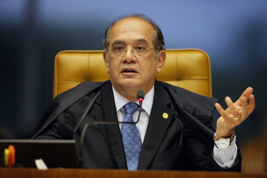 Parabéns aos cristãos representados correta e justamente pela histórica CNBB, por não se trancafiarem em templos a rezar orações de costas para o povo, mas por vir ao encontro do Brasil nessa luta contra os "maus" Gilmar da vida (Foto: Dom Orvandil) Parabéns aos cristãos representados correta e justamente pela histórica CNBB, por não se trancafiarem em templos a rezar orações de costas para o povo, mas por vir ao encontro do Brasil nessa luta contra os "maus" Gilmar da vida