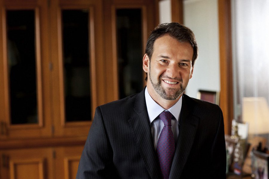 Grupo de comunicação RBS, presidido por Eduardo Sirotsky e afiliado da Rede Globo no Rio Grande do Sul, é um dos alvos da Operação Zelotes, da Polícia Federal; grupo é suspeito de pagar R$ 15 milhões para obter redução de débito fiscal de R$ 150 milhões; ao todo, os débitos fiscais da RBS somariam R$ 672 milhões; a empresa, no entanto, afirmou não haver "qualquer irregularidade" em suas relações com a Receita Federal (Foto: Leonardo Attuch) Grupo de comunicação RBS, presidido por Eduardo Sirotsky e afiliado da Rede Globo no Rio Grande do Sul, é um dos alvos da Operação Zelotes, da Polícia Federal; grupo é suspeito de pagar R$ 15 milhões para obter redução de débito fiscal de R$ 150 milhões; ao todo, os débitos fiscais da RBS somariam R$ 672 milhões; a empresa, no entanto, afirmou não haver "qualquer irregularidade" em suas relações com a Receita Federal