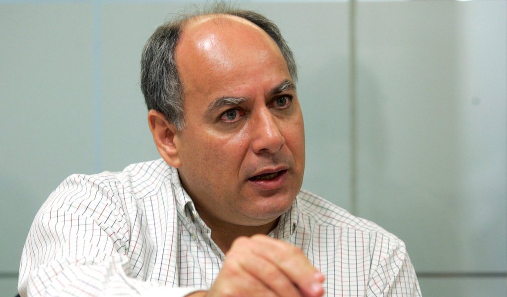 Defesa do ex-diretor da Petrobras reafirmou acreditar que a prisão é injustificada e desproporcional; "Não existe nenhuma ação penal ajuizada contra Renato Duque. Até o momento ele não é acusado formalmente de nenhum crime", afirmou a assessoria (Foto: Gisele Federicce) Defesa do ex-diretor da Petrobras reafirmou acreditar que a prisão é injustificada e desproporcional; "Não existe nenhuma ação penal ajuizada contra Renato Duque. Até o momento ele não é acusado formalmente de nenhum crime", afirmou a assessoria