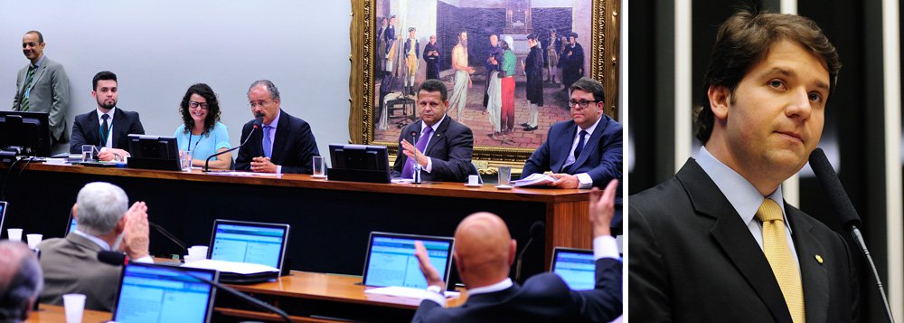 Antes mesmo da leitura do parecer sobre o recurso apresentado pelo deputado Luiz Argôlo (SD-BA) para reverter a decisão do Conselho de Ética – que no final de outubro recomendou a perda de seu mandato por quebra de decoro parlamentar – o deputado Wladmir Costa (SD-PA) anunciou o pedido de vista; com isto, o futuro de Argôlo foi adiado, regimentalmente, por mais dois dias; expectativa é que, com esta manobra, o processo seja arquivado sem ser votado (Foto: Gisele Federicce) Antes mesmo da leitura do parecer sobre o recurso apresentado pelo deputado Luiz Argôlo (SD-BA) para reverter a decisão do Conselho de Ética – que no final de outubro recomendou a perda de seu mandato por quebra de decoro parlamentar – o deputado Wladmir Costa (SD-PA) anunciou o pedido de vista; com isto, o futuro de Argôlo foi adiado, regimentalmente, por mais dois dias; expectativa é que, com esta manobra, o processo seja arquivado sem ser votado