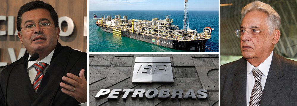 O Tribunal de Contas da União determinou que a Petrobras modifique a forma de contratar obras e serviços de engenharia e passe a adotar informações mais detalhadas nas licitações; objetivo da matéria, relatada pelo ministro Vital do Rêgo, é tornar o processo de contratação mais transparente e eliminar brechas para fraudes, como superfaturamento de contratos e favorecimento a empresas; regulamento licitatório simplificado, usado pela Petrobras com base em um decreto do governo do ex-presidente Fernando Henrique Cardoso, autoriza a estatal a não cumprir a Lei de Licitações; modelo facilitou uma série de irregularidades e abusos na contratação de obras como os identificados atualmente na Operação Lava Jato (Foto: Gisele Federicce) O Tribunal de Contas da União determinou que a Petrobras modifique a forma de contratar obras e serviços de engenharia e passe a adotar informações mais detalhadas nas licitações; objetivo da matéria, relatada pelo ministro Vital do Rêgo, é tornar o processo de contratação mais transparente e eliminar brechas para fraudes, como superfaturamento de contratos e favorecimento a empresas; regulamento licitatório simplificado, usado pela Petrobras com base em um decreto do governo do ex-presidente Fernando Henrique Cardoso, autoriza a estatal a não cumprir a Lei de Licitações; modelo facilitou uma série de irregularidades e abusos na contratação de obras como os identificados atualmente na Operação Lava Jato