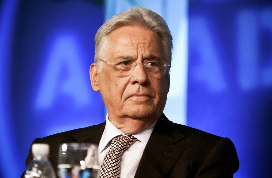 O ex-presidente FHC, que recentemente se disse envergonhado com as denúncias de corrupção na Petrobrás, parece não ter sentido a mesma vergonha com as denúncias de corrupção no seu governo (Foto: Ribamar Fonseca) O ex-presidente FHC, que recentemente se disse envergonhado com as denúncias de corrupção na Petrobrás, parece não ter sentido a mesma vergonha com as denúncias de corrupção no seu governo