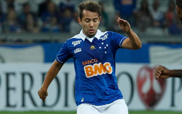 "É uma sensação de dever cumprido, um ano muito bom, a torcida viu nosso esforço, sabe que é difícil. Mas temos que comemorar pelo ano que fizemos, foi um grande ano" disse o craque celeste (Foto: Luis Mauro Queiroz) "É uma sensação de dever cumprido, um ano muito bom, a torcida viu nosso esforço, sabe que é difícil. Mas temos que comemorar pelo ano que fizemos, foi um grande ano" disse o craque celeste