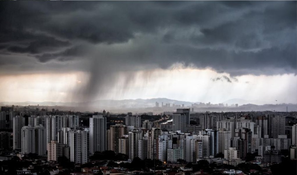 Chuvas fortes na tarde desta quarta-feira 26 provocam congestionamentos, pontos de alagamento na capital paulista e deixam a cidade em estado de atenção (Foto: Gisele Federicce) Chuvas fortes na tarde desta quarta-feira 26 provocam congestionamentos, pontos de alagamento na capital paulista e deixam a cidade em estado de atenção
