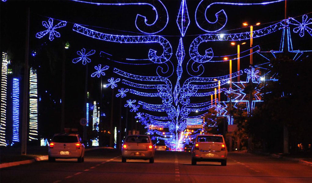A Prefeitura de Palmas lança nesta terça-feira, 25, durante entrevista coletiva, o Edital do Concurso Fotográfico Click Natal dos Sonhos; evento ocorre às 8h30, na sala Vip do Theatro Fernanda Montenegro, no Espaço Cultural de Palmas; o objetivo do Edital é difundir as tradições natalinas, promovendo o turismo cultural da cidade (Foto: Aquiles Lins) A Prefeitura de Palmas lança nesta terça-feira, 25, durante entrevista coletiva, o Edital do Concurso Fotográfico Click Natal dos Sonhos; evento ocorre às 8h30, na sala Vip do Theatro Fernanda Montenegro, no Espaço Cultural de Palmas; o objetivo do Edital é difundir as tradições natalinas, promovendo o turismo cultural da cidade