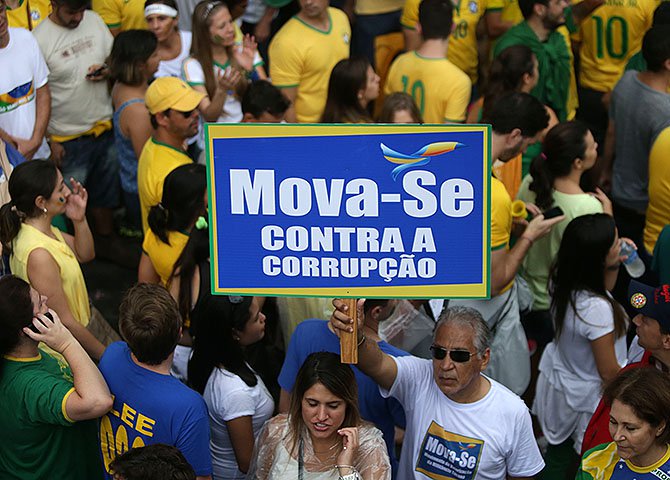 Torçamos para que o povo brasileiro em seu conjunto não seja manipulado pela claque reacionária e os cartéis de comunicação nacional (Foto: Marcelo Uchoa) www.brasil247.com - Torçamos para que o povo brasileiro em seu conjunto não seja manipulado pela claque reacionária e os cartéis de comunicação nacional